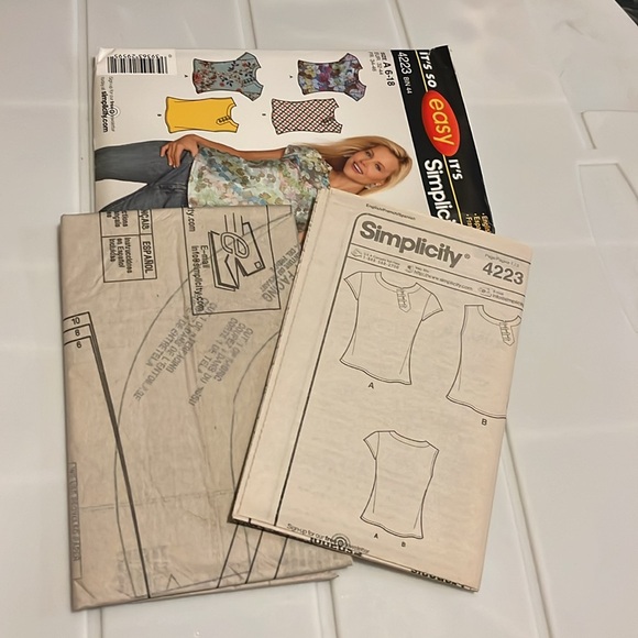 New Women's Sewing Pattern Simplicity Shirts Tops Size 6-18 Sleeveless Tees - Picture 3 of 3